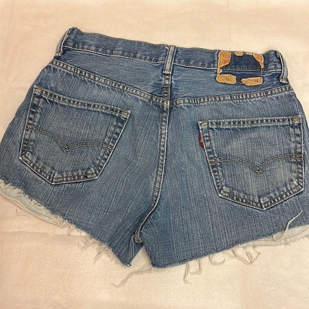 Levi's 550 Distressed Denim Cutoff Jean Shorts Size 6 - Picture 6 of 8